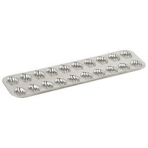 Louis Tellier Tin Small Madeleine Baking Sheet 15 1/2''X 5'' X 1/2''H (164510)