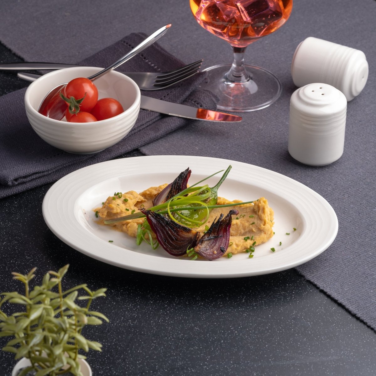 Ariane Prime 8 2/3'' x 6 1/9" Eclipse White Porcelain Oval Platter - 12/Case (APRARN120015022) - iFoodservice Online