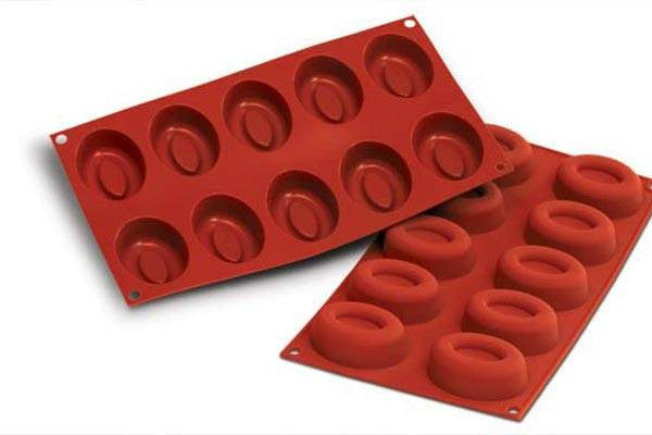 Louis Tellier Silikomart - Medium Oval Savarin Red Mold 2 3/4'' X 2'' X 1'' H (SF084)