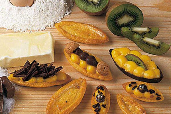 Louis Tellier Silikomart - Silicone Mould N. 12 Medium Boat 72x30 H 15 Mm (SF038) - iFoodservice Online