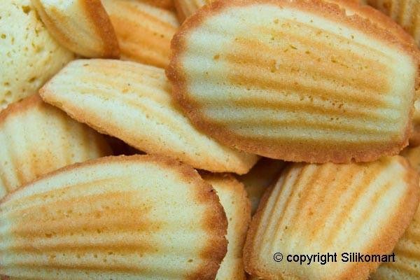 Louis Tellier Silikomart - Silicone Mould N. 15 Mini Madeleine 44x34 H 10 Mm (SF031) - iFoodservice Online